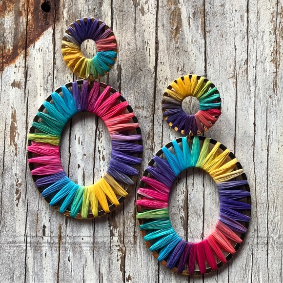 🌈 Rainbow Raffia Hoops! - Picture 2 of 4